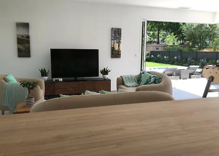 Location Entre Et Océan Avec Son De Nage Villa